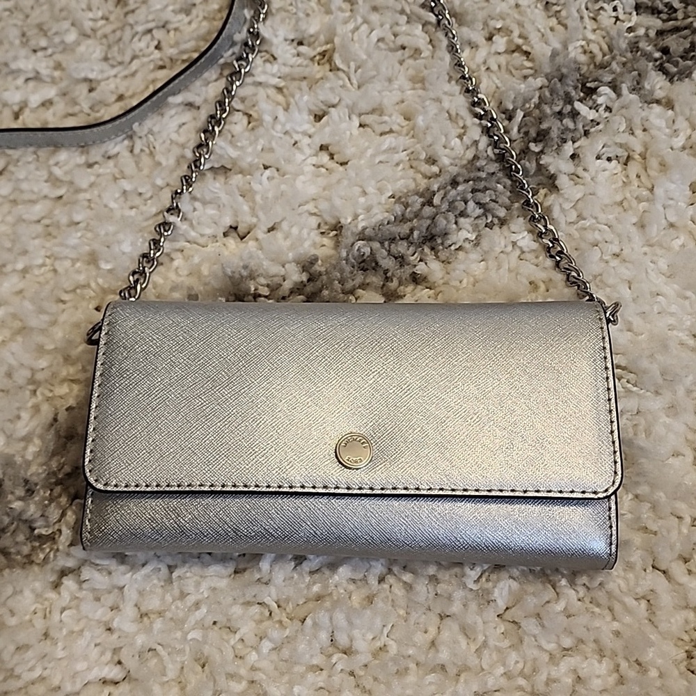 Michael Kors wallet with shoulder strap - Picture 2 of 11